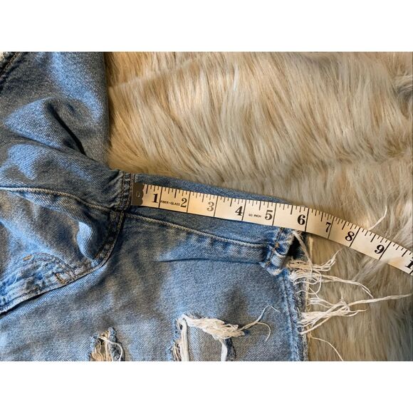 American Eagle 90s boyfriend jean shorts Size 2 - Picture 6 of 6